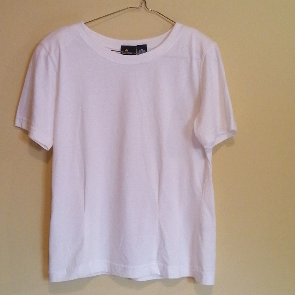Liz sport white fitted top ,size Medium